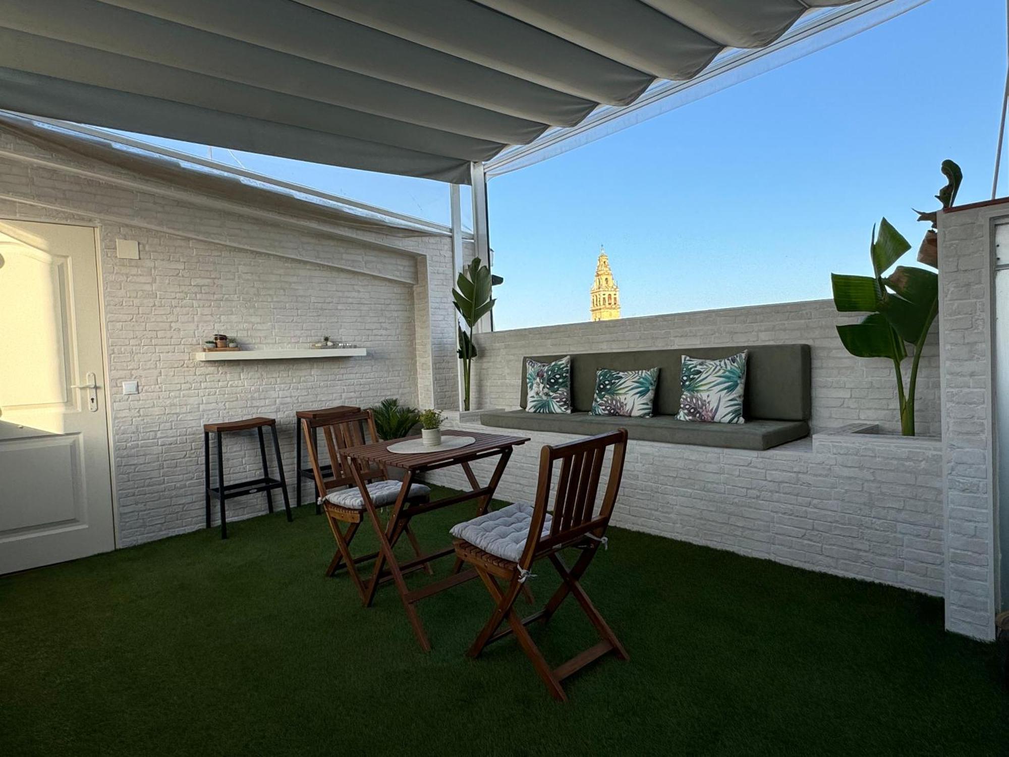 コルドバAtico De La Sultana Con Terraza Privadaアパートメント エクステリア 写真