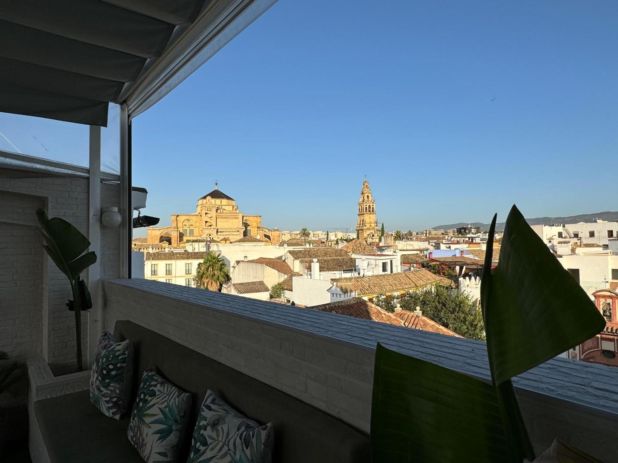 コルドバAtico De La Sultana Con Terraza Privadaアパートメント エクステリア 写真