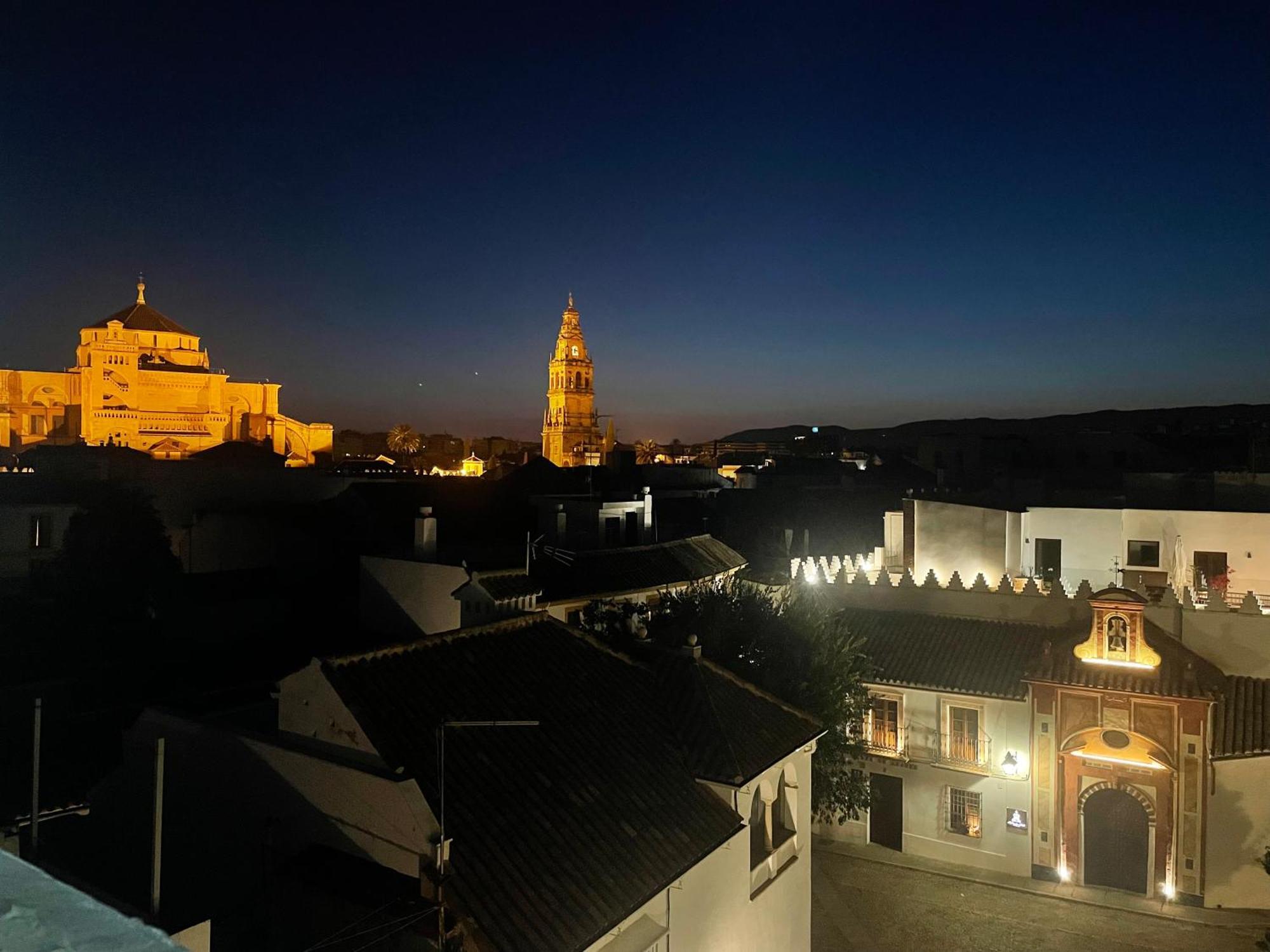コルドバAtico De La Sultana Con Terraza Privadaアパートメント エクステリア 写真