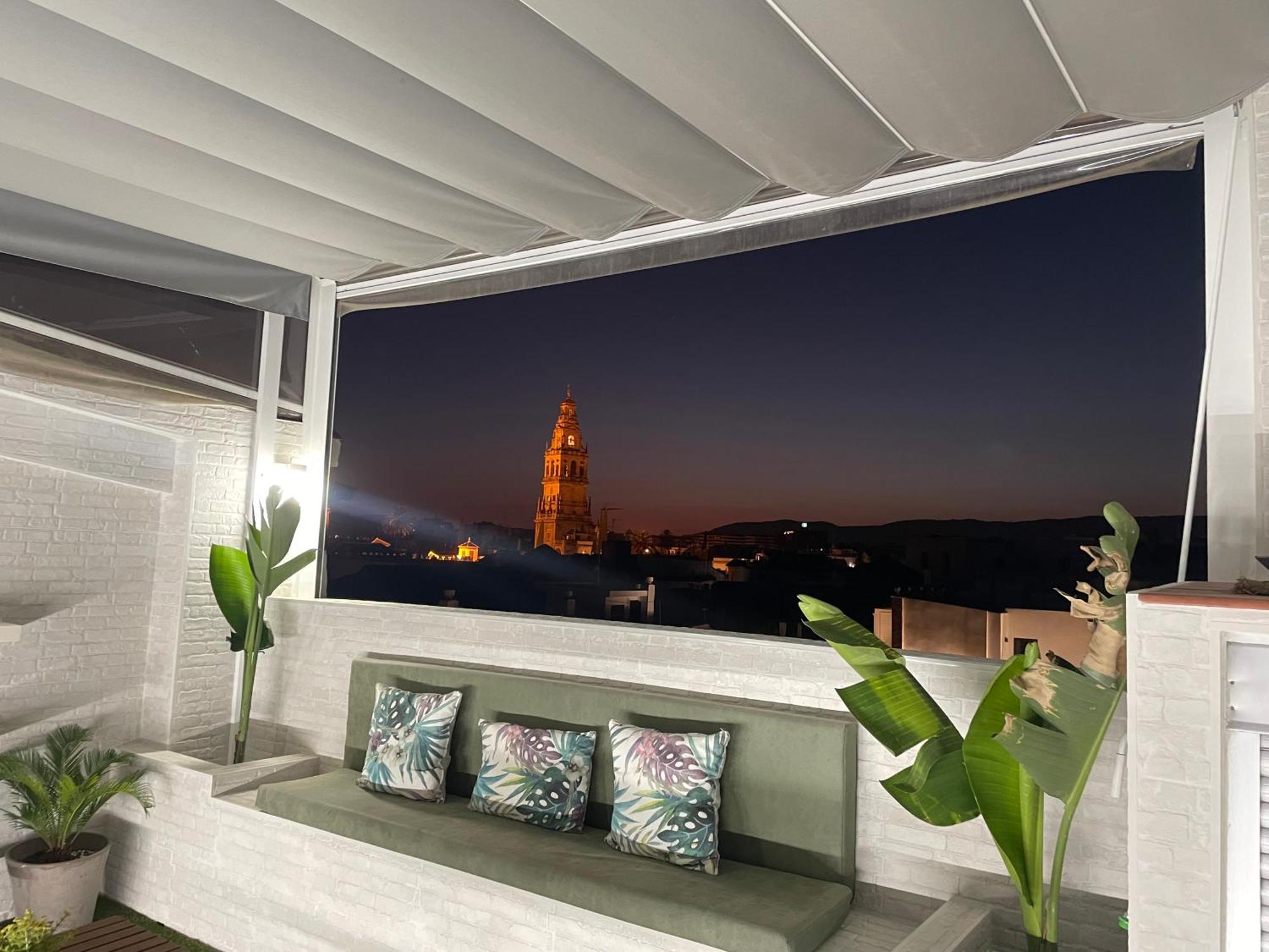 コルドバAtico De La Sultana Con Terraza Privadaアパートメント エクステリア 写真