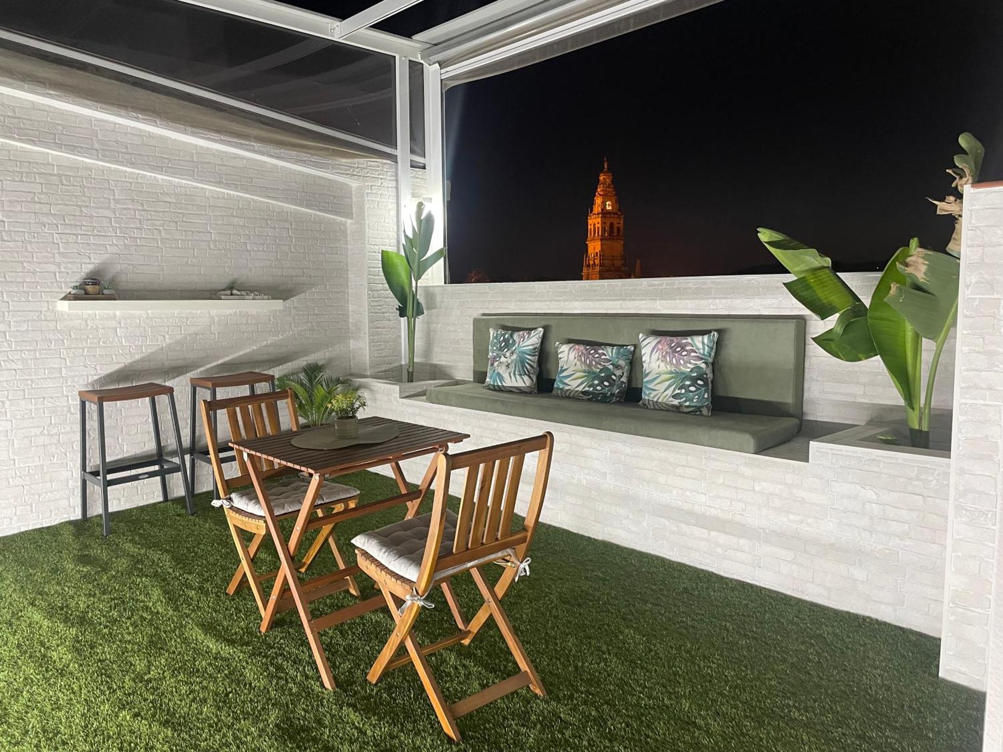 コルドバAtico De La Sultana Con Terraza Privadaアパートメント エクステリア 写真